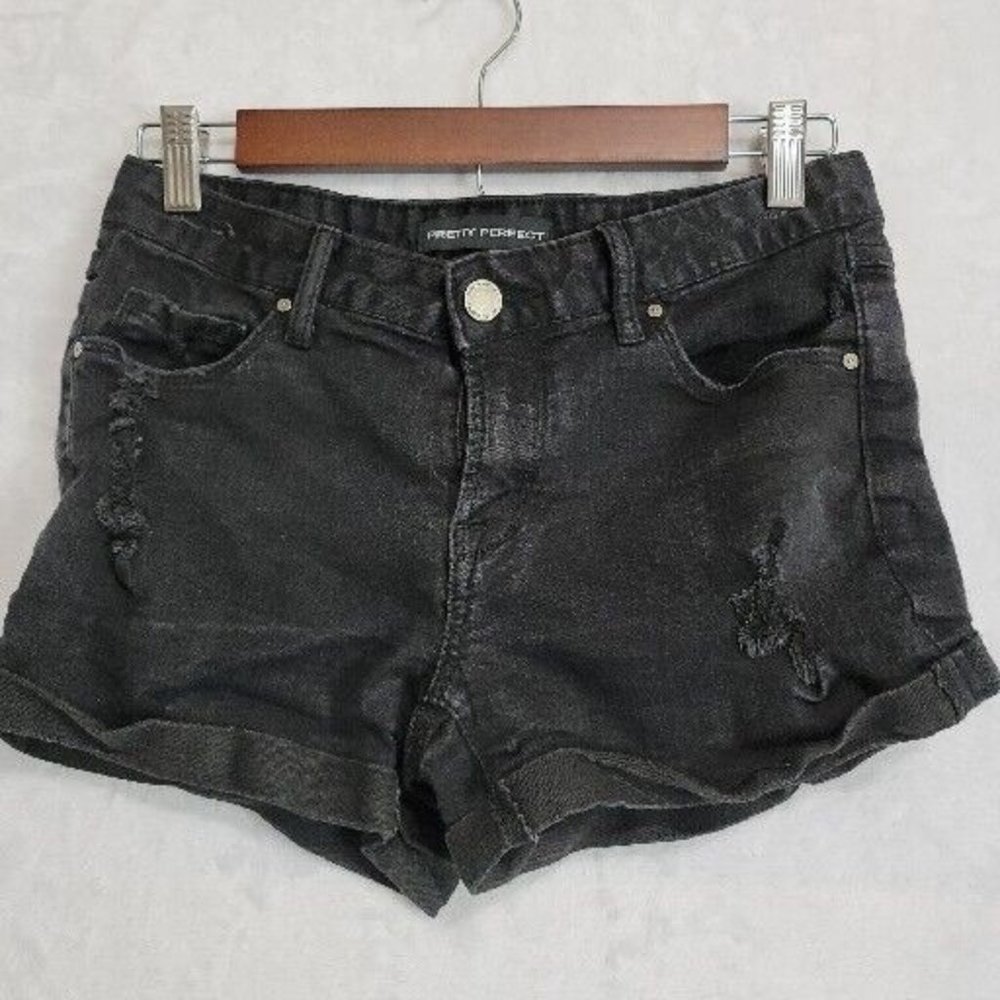 Pretty Perfect Juniors Distressed Black Denim Low Rise Cut off Shorts Size 5/27